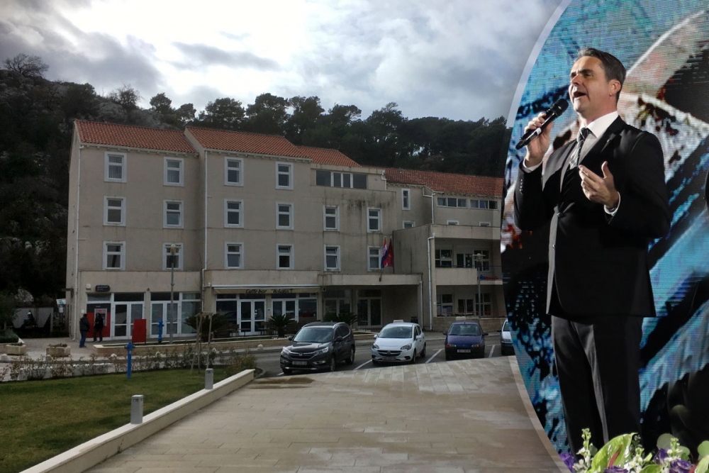 Proslava dana Općine i oslobođenja Župe dubrovačke - Koncert Đanija Stipaničeva na Trgu u Srebrenom