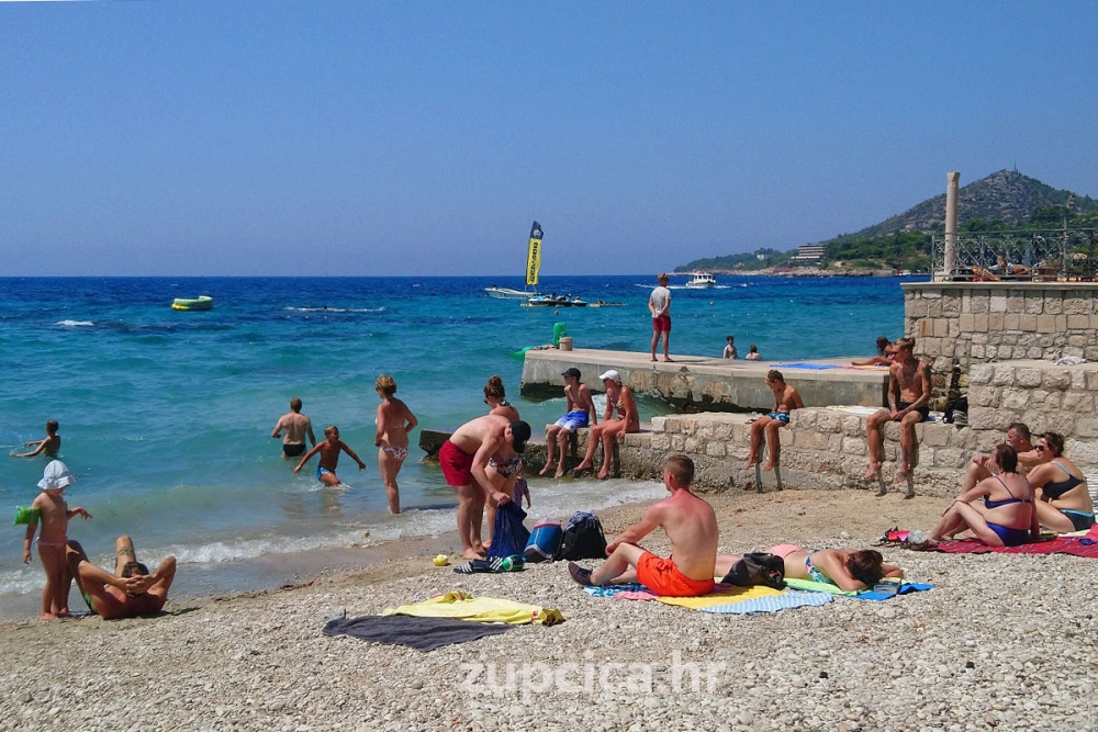 Spa&scaron;avanje turističke sezone kroz Cro karticu?  2.500 kuna za plaćanje usluga smje&scaron;taja i ugostiteljstva