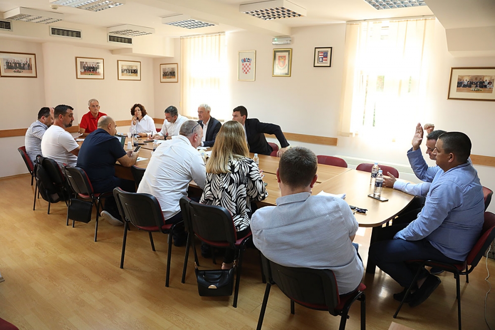 Drugi rebalansom općinski Proračun povećan za 865.000,00 eura, koeficijenti za obračun plaća povećani za 32 posto